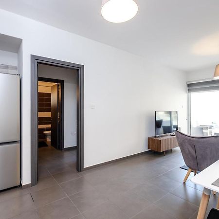 Book Me Now Central Flat Apartment Larnaca Ngoại thất bức ảnh