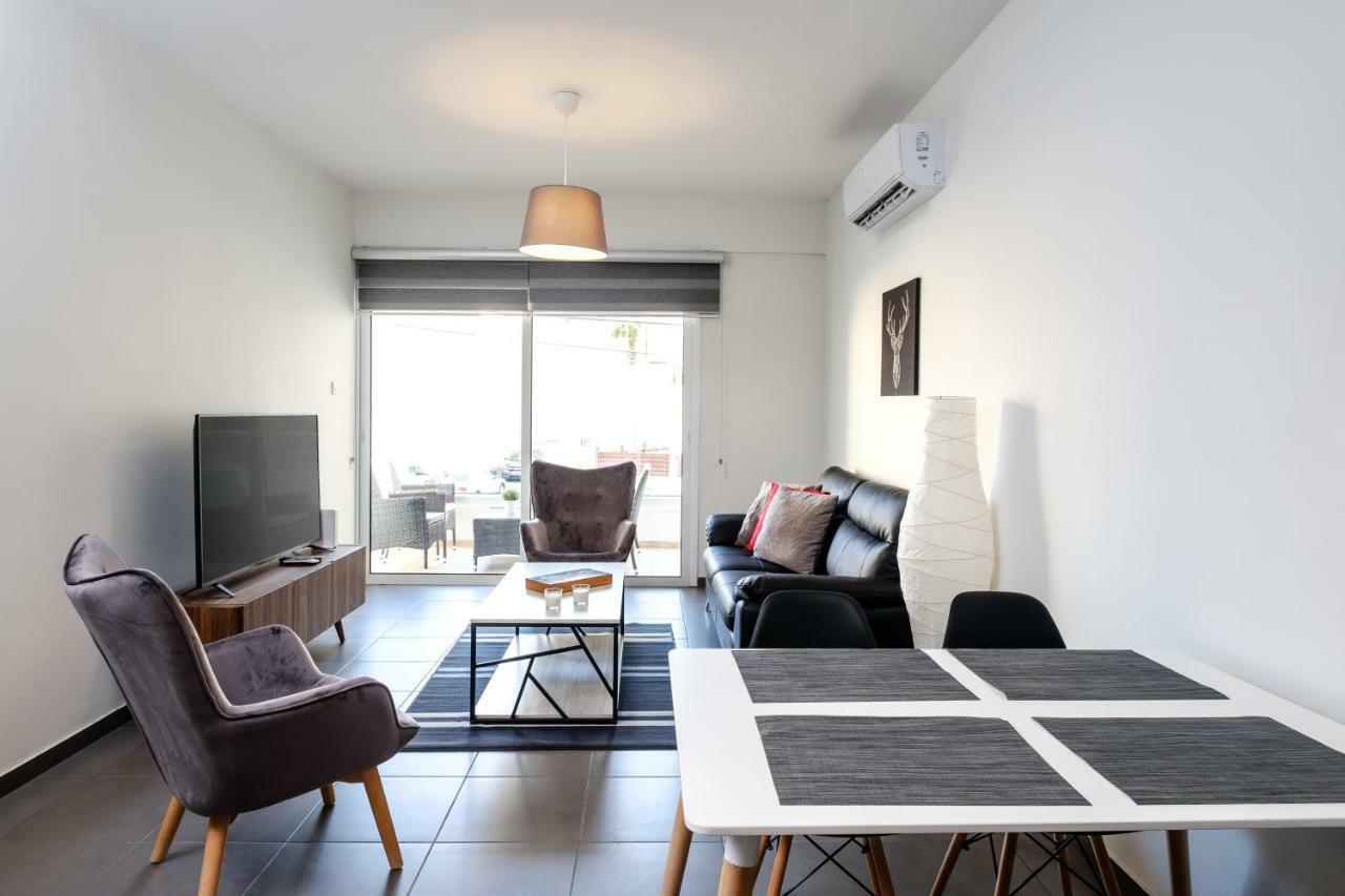 Book Me Now Central Flat Apartment Larnaca Ngoại thất bức ảnh
