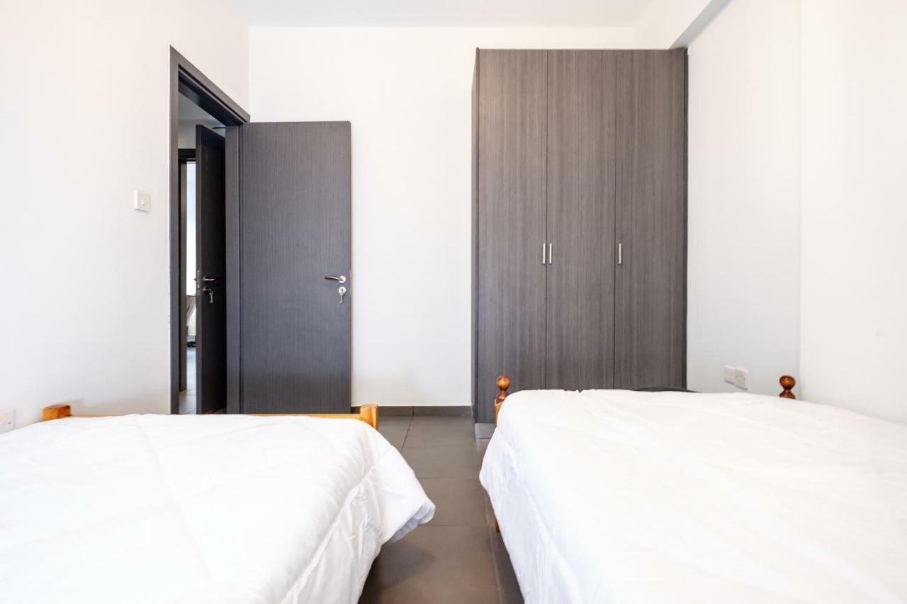 Book Me Now Central Flat Apartment Larnaca Ngoại thất bức ảnh
