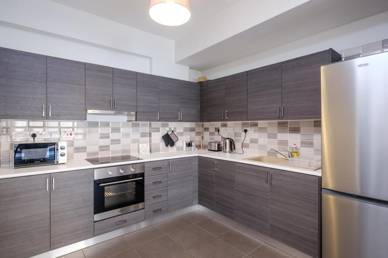 Book Me Now Central Flat Apartment Larnaca Ngoại thất bức ảnh